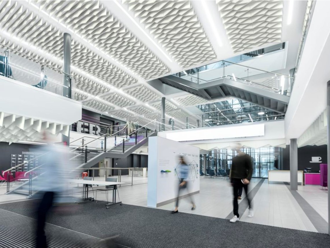 Ecophon Solo Baffle ZigZag obchodné centrum