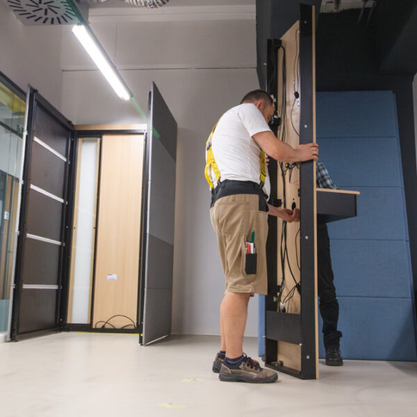 Kabeláž v akustickej búdke Narbutas