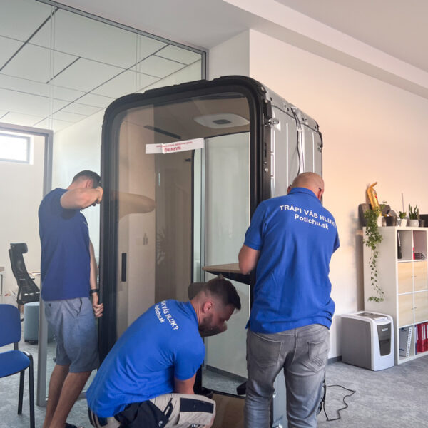 Zvukotesné dvere akustickej kabíny