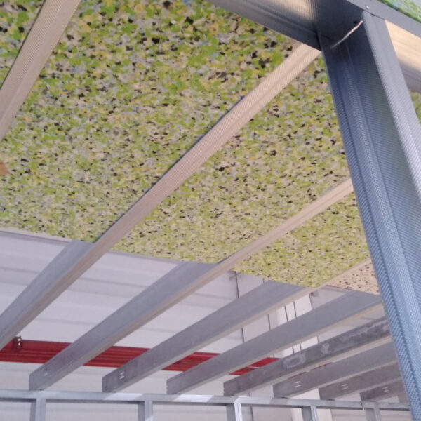 Nepriezvučná výplň stropu